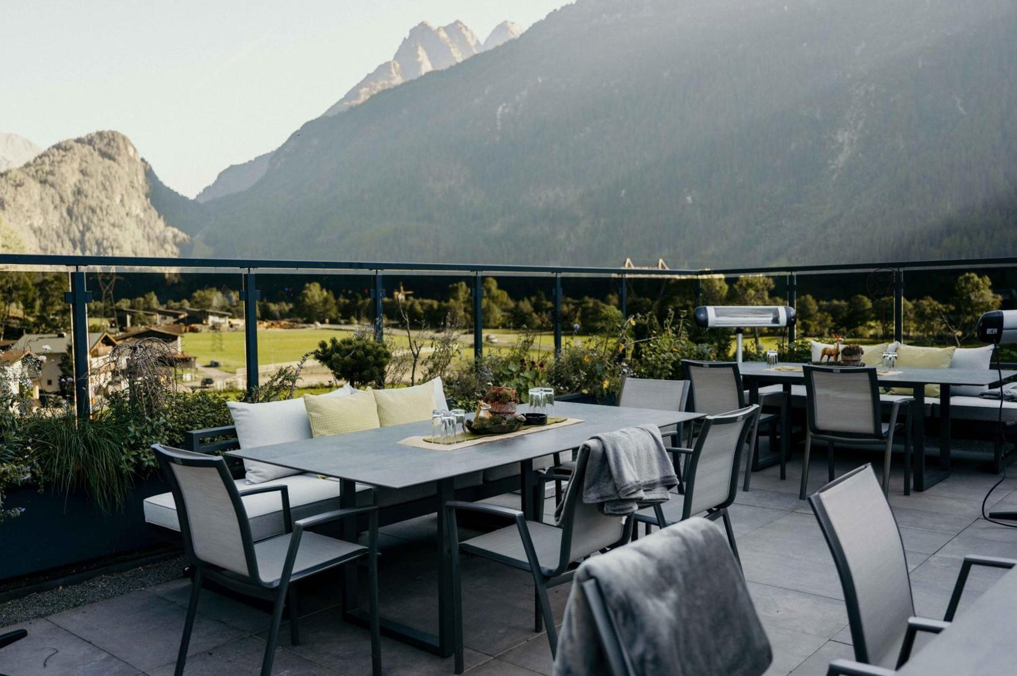 Vier Studios & Restaurant Längenfeld Екстериор снимка