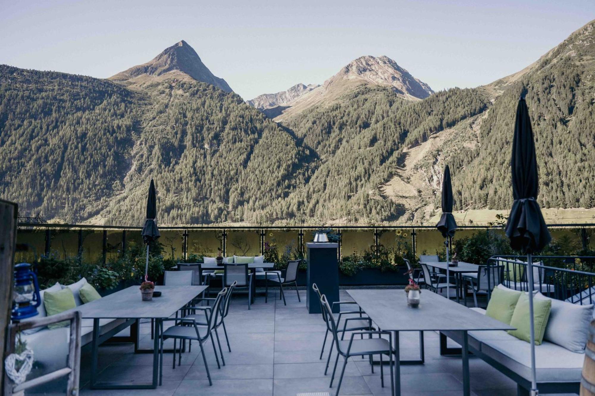 Vier Studios & Restaurant Längenfeld Екстериор снимка