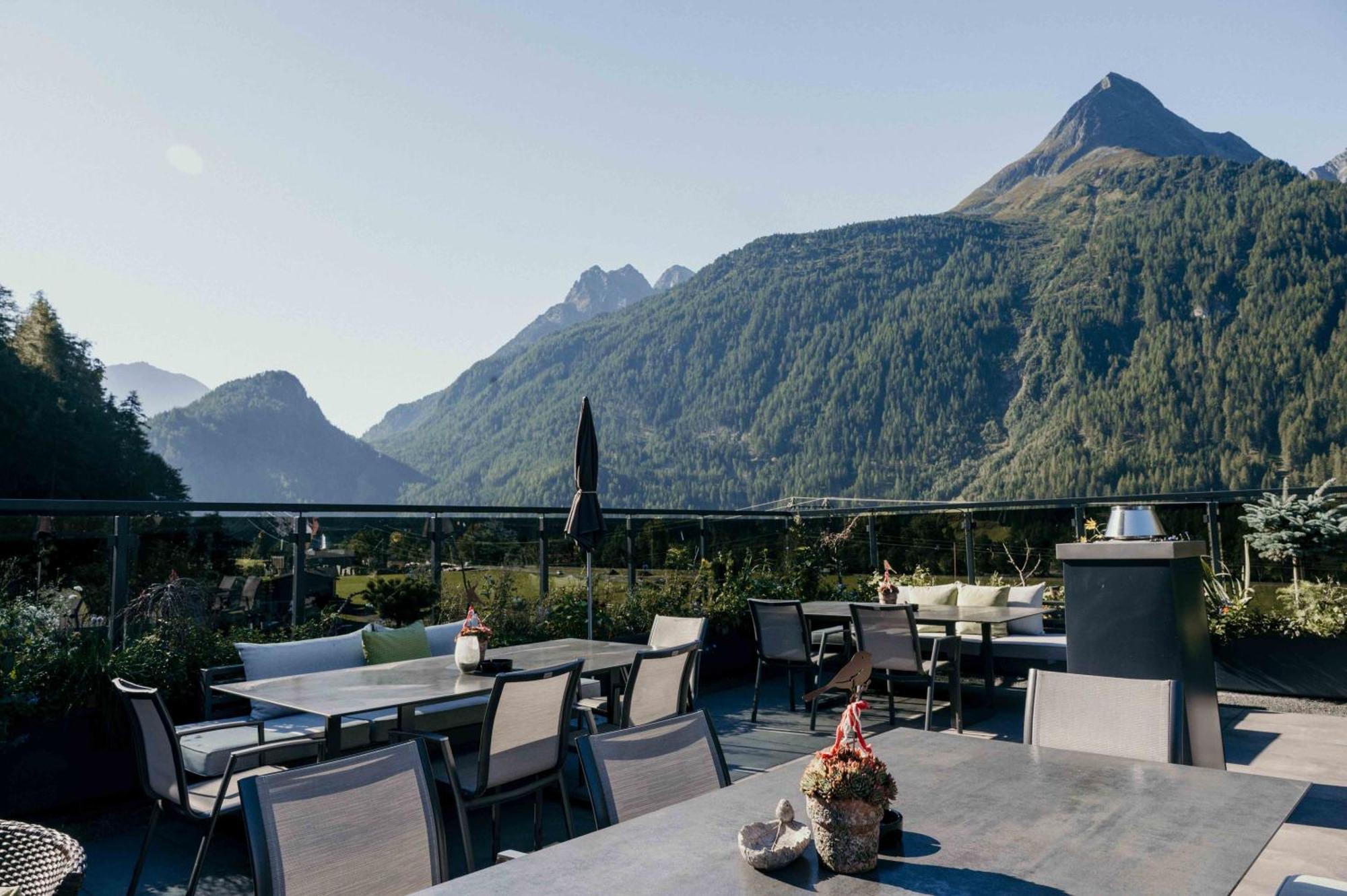 Vier Studios & Restaurant Längenfeld Екстериор снимка